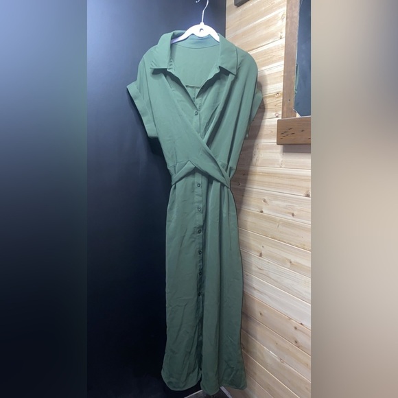 Non Branded Size Small Women’s Olive Green Button Down Dress perfect for fall - Picture 1 of 5